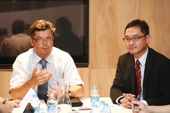 �󣺴󱱚WͨӍCEO Mogens Elsberg���ң��󱱚WͨӍ�Ї�(gu��)�^(q��)����(j��ng)����پ